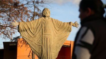 El "Cristo pescador", símbolo del barrio.