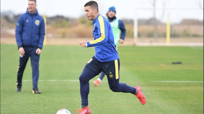 Alan Marinelli volvió a Central tras jugar a préstamo en Estudiantes. 