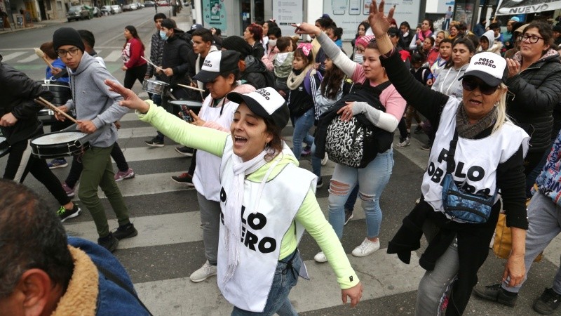 La movilización culminó con un acto central en el Monumento Nacional a la Bandera.