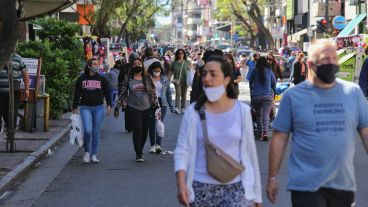 Calle San Luis mutó a peatonal este sábado a la mañana por el Día de la Madre.