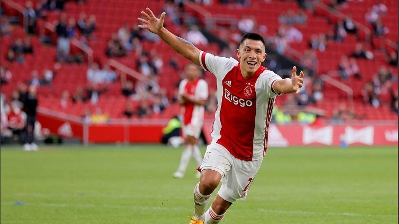 El zaguero central de la selección argentina pasará de Ajax a Manchester United.