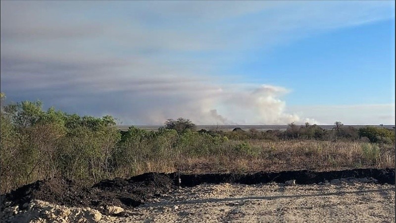 Una vista desde Victoria, donde quedaba el foco más grande pero contenido.