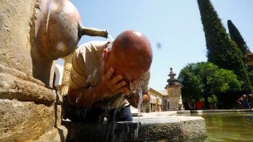 La ola de calor provocó la saturación de las consultas médicas y varios focos de incendio.