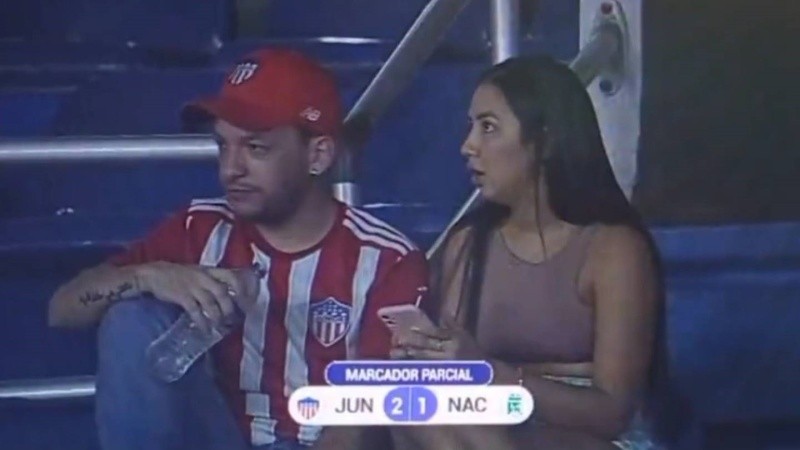 La imagen de ambos se viralizó en las redes sociales.