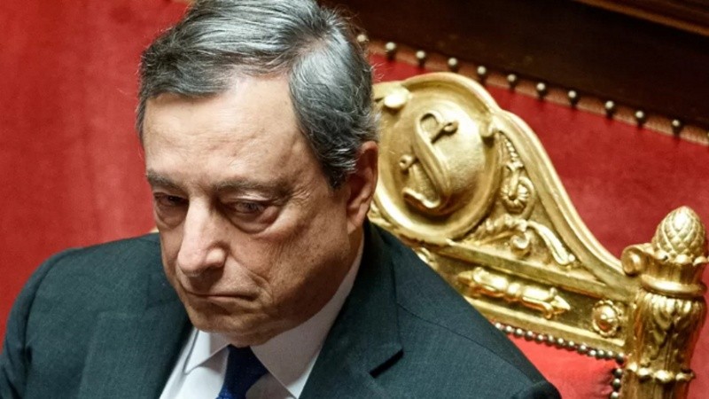 El primer ministro italiano, Mario Draghi, no obtuvo el apoyo parlamentario clave de la derecha para seguir gobernando. 