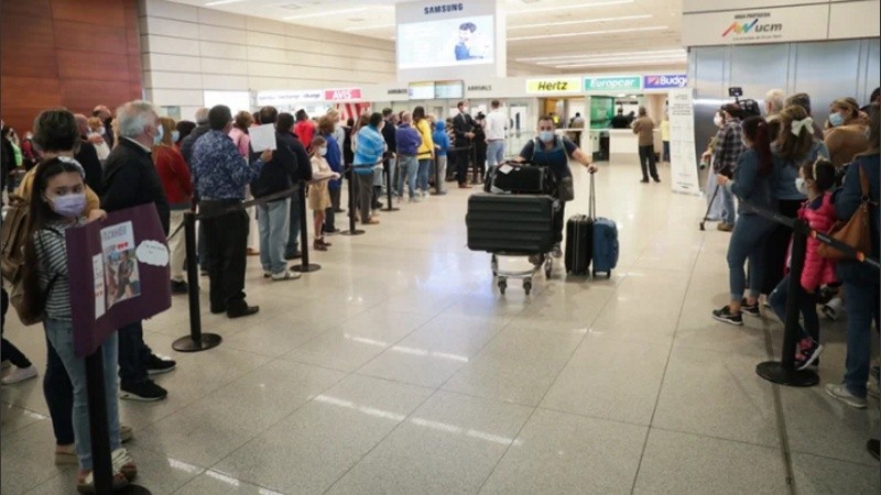 Dentro de su operativa está permitido realizar transferencias entre Uruguay y Argentina como también entre Argentina y Perú.