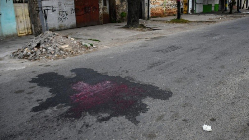 Por la mañana, todavía era patente la sangre en el lugar donde mataron a Quinteros.