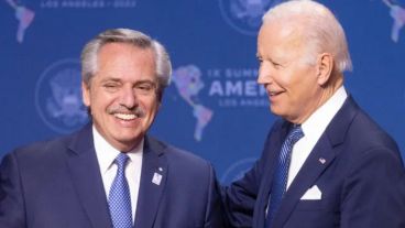 Representantes diplomáticos de Alberto Fernández y Joe Biden acordaban la reprogramación del encuentro a la brevedad.