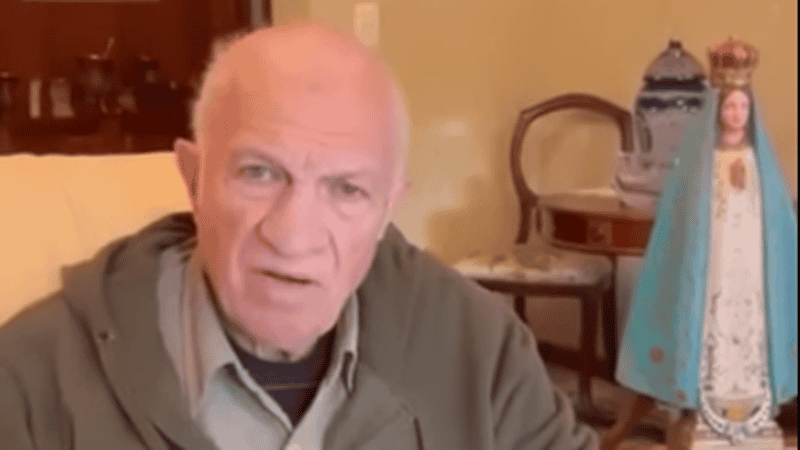 Rico en el video casero de esta semana.