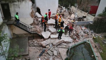 Ratner: "La tercer planta está entera pero agrietada con inestabilidad”.