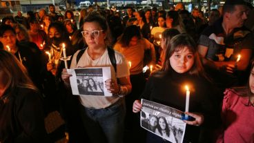 Los familiares y amigos realizaron el abrazo solidario en el Heca.