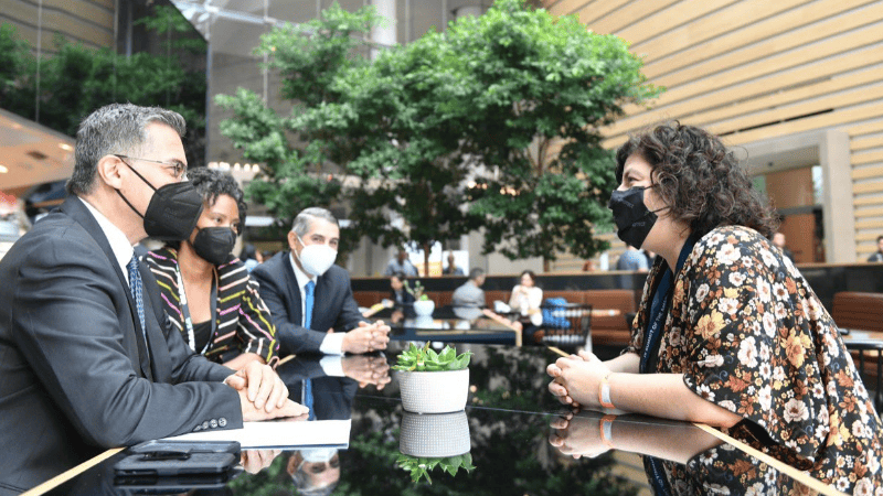 Vizzotti con sus pares de EE.UU. en la Cumbre de las Américas. 