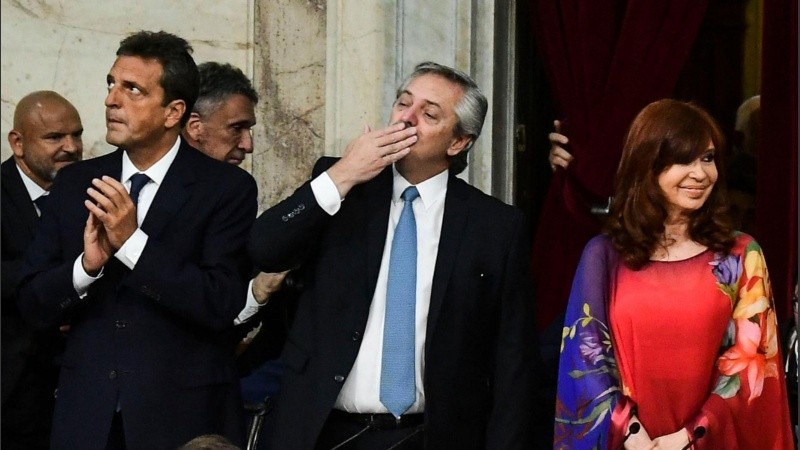 Massa, Alberto y Cristina. De los accionistas del FdT, el presidente se quedó con poco y nada.
