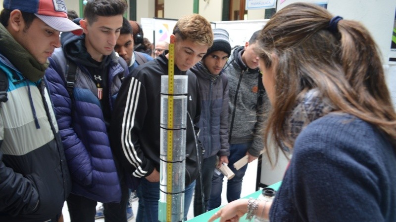 Se realizarán actividades destinadas a que los alumnos y alumnas respondan, de manera grupal, consignas.