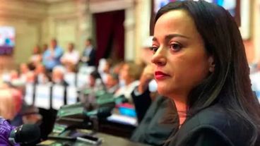 Una vez que sea elegida para ser la máxima autoridad en Diputados, la legisladora del Frente de Todos quedará en tercer lugar y detrás de otras dos mujeres en la línea sucesoria de la Presidencia de la Nación.