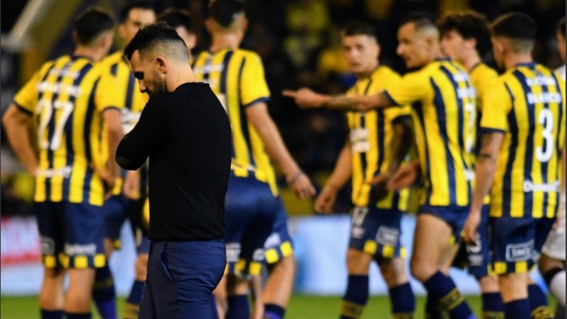 El Canalla tuvo una noche para el olvido y perdió sin atenuantes en su estadio. 