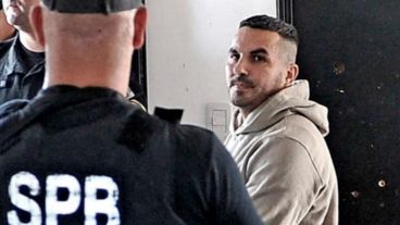 El 27 de mayo de 1996, Tablado asesinó de 113 puñaladas a quien era su novia Carolina Aló, de 17 años.