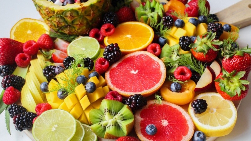 Según diversos estudios, la población latinoamericana presenta un bajo consumo en frutas en relación a otras partes del mundo