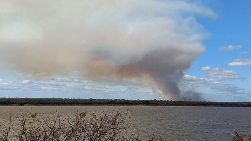 Imagen tomada desde la Costa rosarina. 