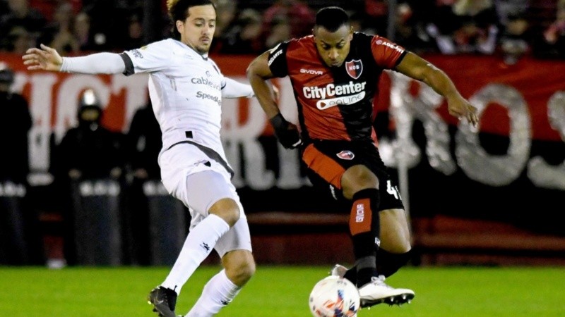 Ditta sale. La Lepra volvió al Coloso después de tres partidos fuera de Rosario.