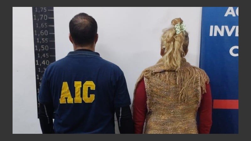 La mujer fue detenida en el Fonavi de Rouillón y Seguí y sumó causa federal y provincial.