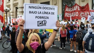 Además de la medida de fuerza, este miércoles hay prevista una movilización en reclamo de la apertura paritaria.