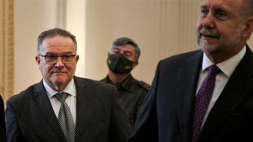 A tres meses de su renuncia, Lagna podría volver al gobierno provincial.