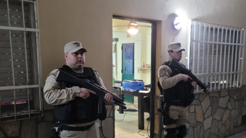 Los allanamientos en Funes este martes a la madrugada.