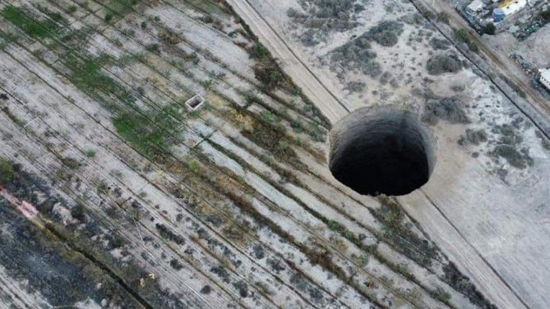 El socavón tiene al día de hoy 36,5 metros de diámetro