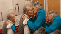Video: tienen 89 y 90 años, no se vieron por una semana y el reencuentro enterneció las redes