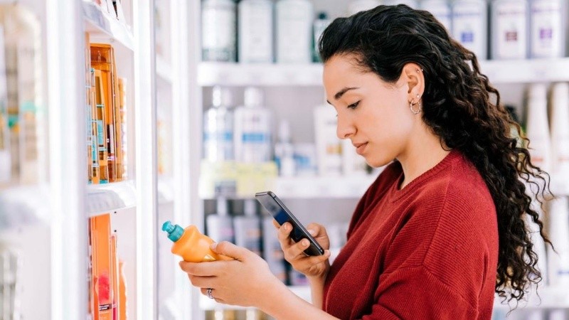 Según un estudio más del 80% de los latinoamericanos usan su celular más que antes.