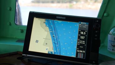 El barco tiene un calado de 1,6 metro y en general no se acerca a las costas.