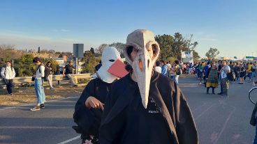 Otra protesta en el puente a Victoria pedirá el fin de las quemas en las islas.