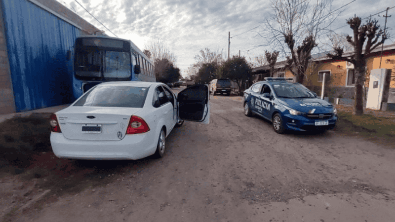 El complejo penitenciario está ubicado en la intersección de la calle N° 1721 y el Camino Límite con la localidad de Pérez.