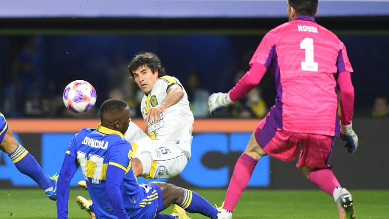 Central también tuvo su chance para ganarlo en el penal de la mano de Advíncula.