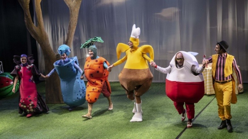 Gregorio, el zanahoria en La Comedia.