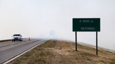 Bomberos realizaron un contrafuego y un cortafuego en el kilómetro 19 de la ruta 174.