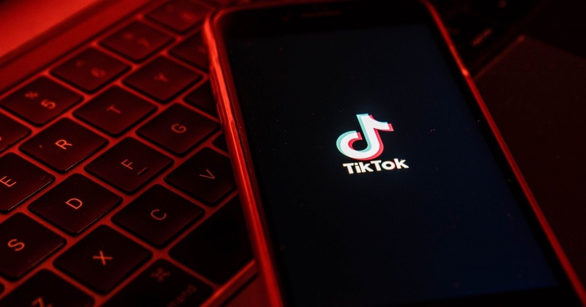 Uno sviluppatore ha scoperto che TikTok può tracciare l’attività dei suoi utenti sulle pagine web