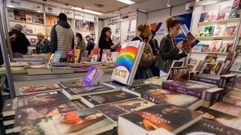 La 24ª Feria Internacional del Libro de Rosario es organizada por la Municipalidad de Rosario y la Fundación El Libro.