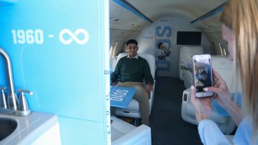 El avión tango D10S por dentro.