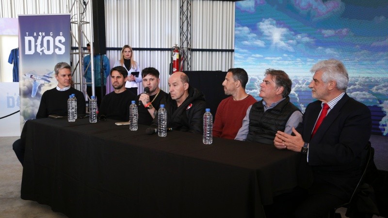 La presentación oficial este lunes en el aeropuerto de Rosario. 