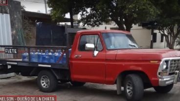 Nelson es fletero y necesita recuperar la chata que le robaron para poder trabajar.