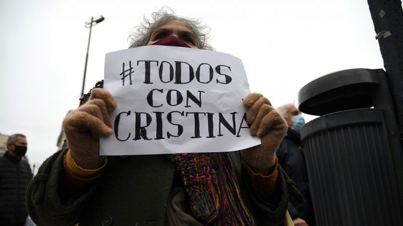 Se renueva el eslógan #TodosConCristina.