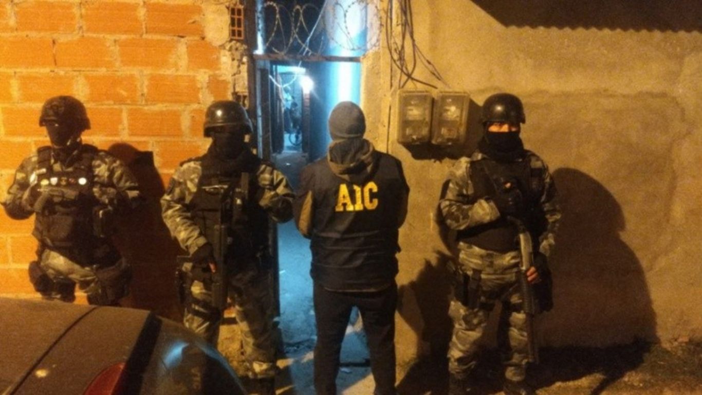 Violencia narco: qué pasa en los barrios cuando se van la policía y los fiscales