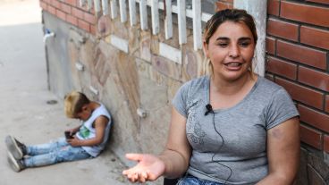 Ayelén se crió en la zona rural, después vivió en la parte urbana y ahora coordina la urbanización.