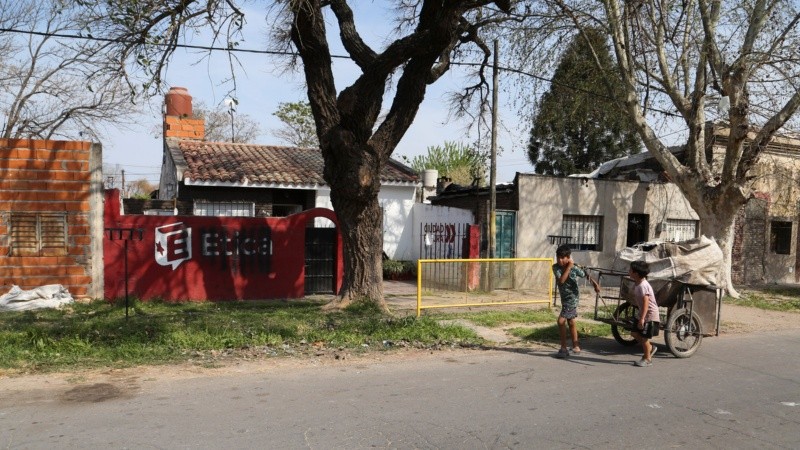 Desde 2004 se reclama una escuela primaria. La deserción escolar es hija de esa falta.