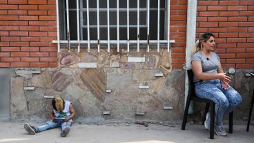 Ayelén tiene dos hijos, de 12 y 4. Sueña con desarrolar la urbanización y llevarla a otros barrios.