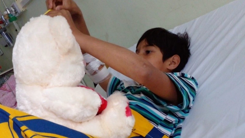 Francisco recibió algunos regalos este martes al dejar la terapia.