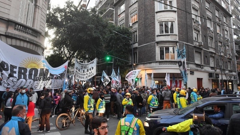 El apoyo a Cristina surgió tras el pedido del fiscal a 12 años de prisión e inhabilitación pública.