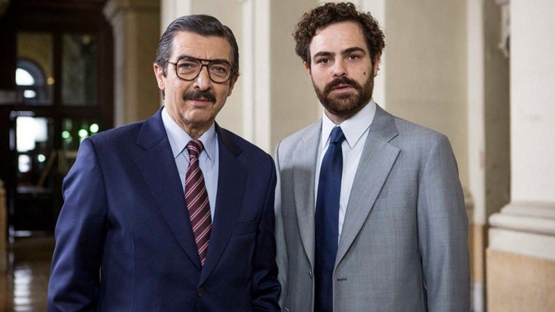 Ricardo Darín y Peter Lanzani en sus caracterizaciones de los fiscales Julio César Strassera y Luis Moreno Ocampo, respectivamente. 